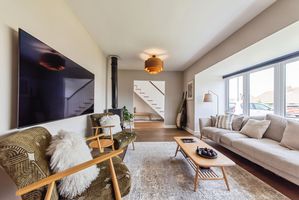 Living room pic 3- click for photo gallery
